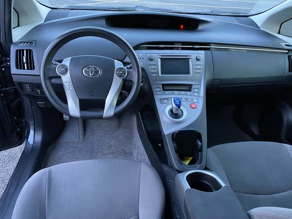 2013 Toyota Prius Four 4dr Hatchback hatchback Gray - cars & trucks... for sale in Fayetteville, AR – photo 9