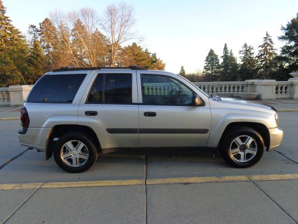 2005 CHEVY TRAILBLAZER - FINANCING AVAILABLE - cars & trucks - by... for sale in Saint Paul, MN – photo 9