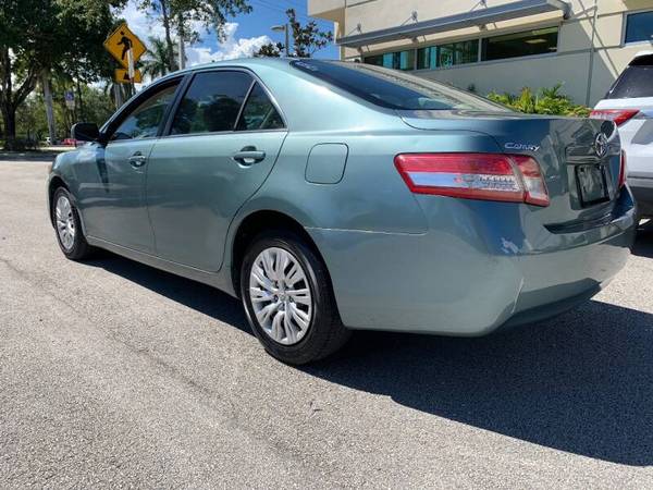 TOYOTA CAMRY LE - cars & trucks - by owner - vehicle automotive sale for sale in Plantation, FL – photo 2
