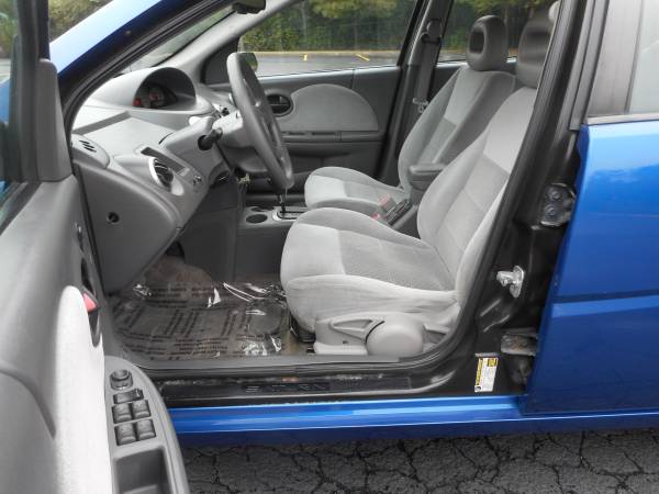 2005 SATURN ION LEVEL 3 / POWER OPTIONS / 32 SERVICE RECORDS! for sale in Highland Park, IL – photo 9