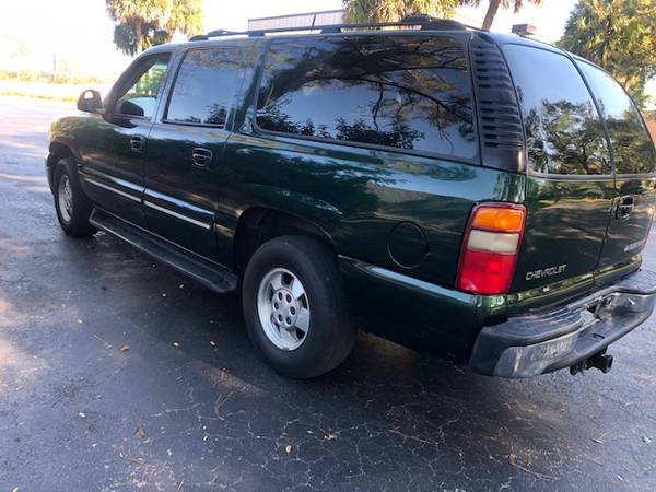 2001 Chevy Suburban 3 Row Leather seats GREAT Shape - cars & trucks... for sale in Casselberry, FL – photo 6