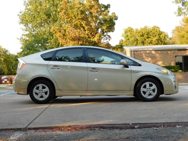 2011 Toyota Prius w/hybrid warranty very clean - cars & trucks - by... for sale in Dallas, TX – photo 8