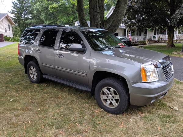 GMC YUKON 2009 SLT 4WD for sale in Spencerport, NY – photo 2