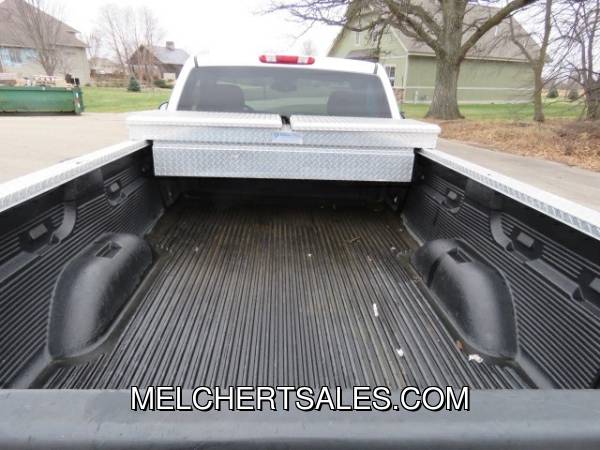 2007.5 CHEVROLET 2500HD REG CAB LT GAS 6.0L 8FT WESTERN 34K MILES... for sale in Neenah, WI – photo 9