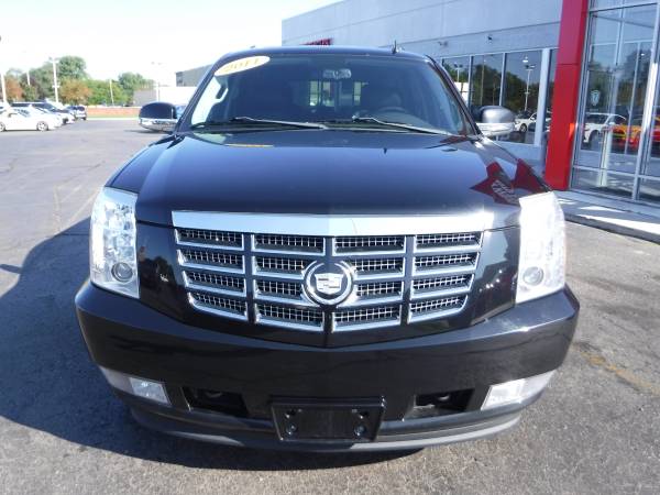 2011 CADILLAC ESCALADE LUXURY**SUPER CLEAN**MUST SEE**FINANCING AVAILA for sale in redford, MI – photo 3