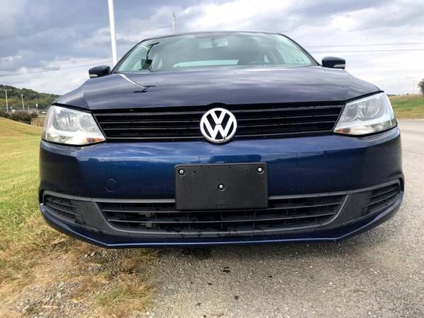 2014 Volkswagen Jetta SE - cars & trucks - by dealer - vehicle... for sale in Shippensburg, PA – photo 4
