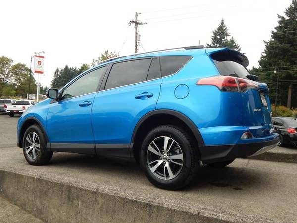 2018 Toyota RAV4 All Wheel Drive Certified RAV 4 XLE AWD SUV for sale in Vancouver, OR – photo 4
