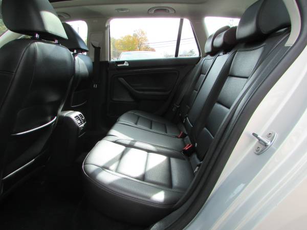 2012 Volkswagen Jetta SportWagen TDI, Manual 6-Speed, VW Warranty! -... for sale in Hooksett, NH – photo 9