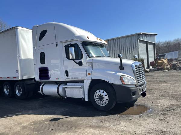 Freightliner Cascadia 2012 for sale in Riverdale, NJ – photo 2