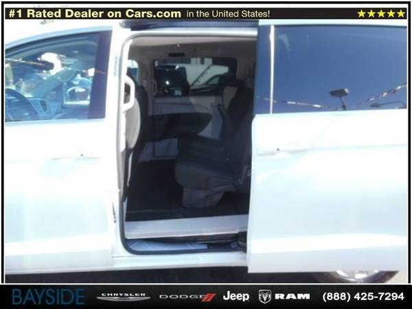 2017 Chrysler Pacifica Touring van Bright White Clearcoat for sale in Bayside, NY – photo 12