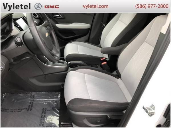 2017 Chevrolet TRAX wagon AWD 4dr LT - Chevrolet Summit White - cars... for sale in Sterling Heights, MI – photo 19