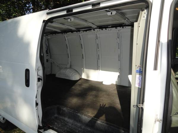 2008 RUST FREE CHEVY G3500 EXTENDED CARGO VAN WITH 6.0L ENGINE for sale in TALLMADGE, IN – photo 9