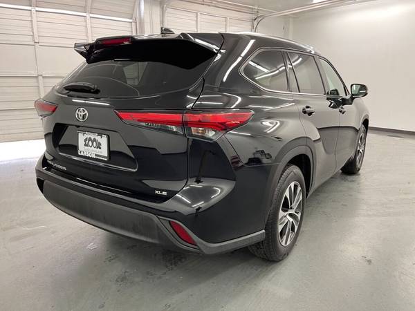 2020 Toyota Highlander XLE - cars & for sale in PUYALLUP, WA – photo 3