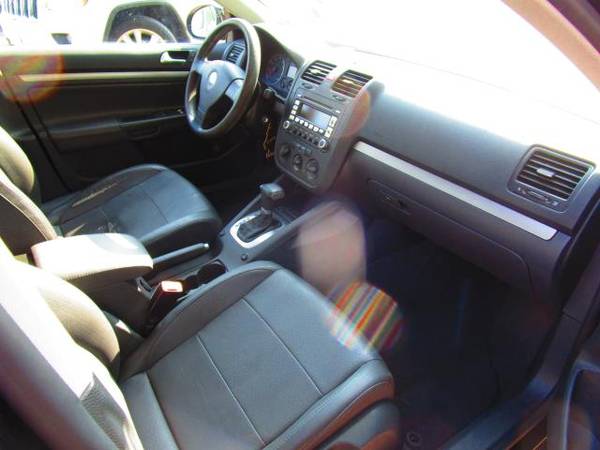 2006 Volkswagen Jetta Sedan 4dr 2.5L Auto - cars & trucks - by... for sale in Lino Lakes, MN – photo 4