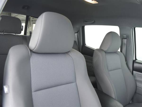 2013 Toyota Tacoma Double Cab PreRunner Pickup 4D 5 ft pickup WHITE - for sale in Chicago, IL – photo 5