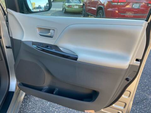 2017 Toyota Sienna XLE 7 Passenger Auto Access Seat 4dr Mini Van for sale in Other, MN – photo 15