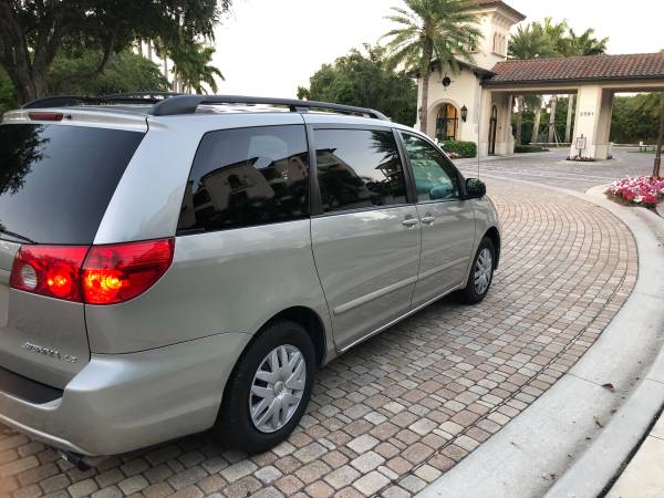 2007 Toyota Sienna Great Mini Van Excellent Condition - cars &... for sale in Naples, FL – photo 3