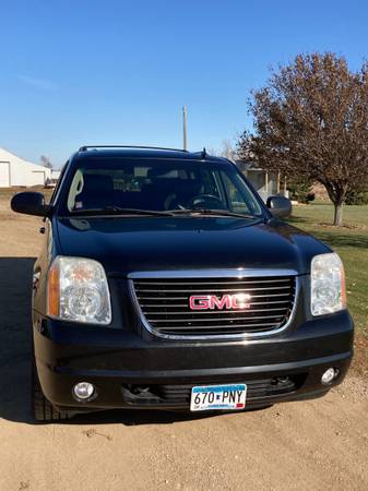 2011 GMC Yukon XL SLT 4wd - cars & trucks - by owner - vehicle... for sale in Canby, SD – photo 3