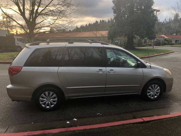 2006 Toyota Sienna LE - Local Trade, Clean title, Affordable for sale in Kirkland, WA – photo 4