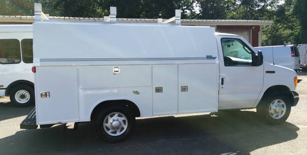2007 FORD E350 11FT READING UTILITY BODY VAN LADDER RACK CLEAN NICE for sale in western mass, MA – photo 5