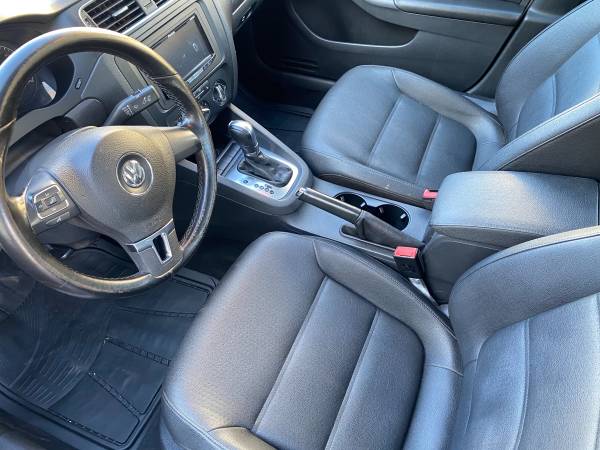 2012 Volkswagon Jetta Sel 2.5L. One owner and always garage kept -... for sale in Riverside, RI – photo 12