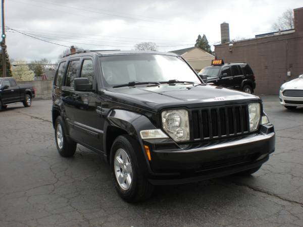 2009 Jeep Liberty Sport 4X4 - - by dealer - vehicle for sale in Roseville, MI – photo 4