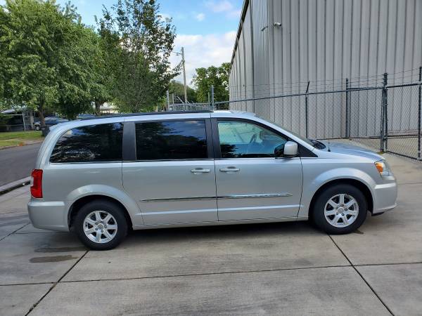 2012 Chrysler Town & Country for sale in Wichita, KS – photo 5