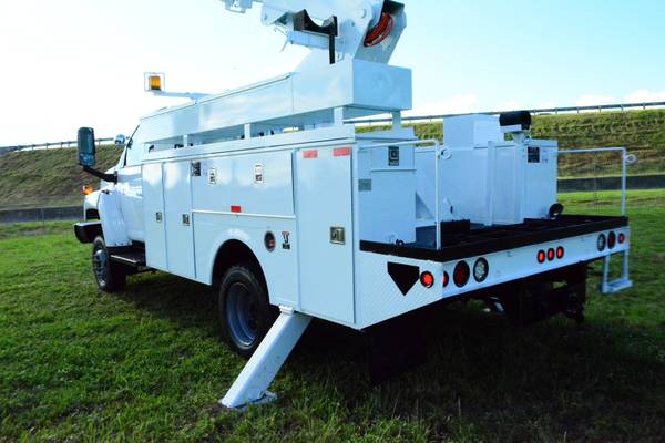 2009 GMC C5500 ALTEC BUCKET TRUCK 4X4 42FT - - by for sale in Other, KY – photo 11