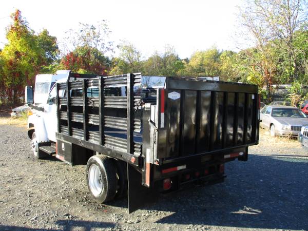 2005 Chevrolet C4C042 C4500 12 FOOT RACK BODY STAKE BODY for sale in south amboy, NJ – photo 5