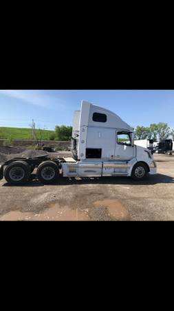 Volvo VNL 670 2007 - cars & trucks - by owner - vehicle automotive... for sale in Chicago, IL – photo 3