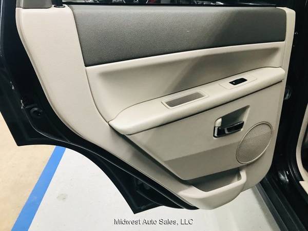 2006 Jeep Grand Cherokee Limited V8 Sunroof, Heated Leather! Very Nice for sale in Eden Prairie, MN – photo 12