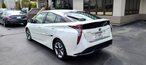 2016 Toyota Prius 5dr HB Three Touring (Natl) GUARANTEE APPROVAL!! -... for sale in Dayton, OH – photo 4