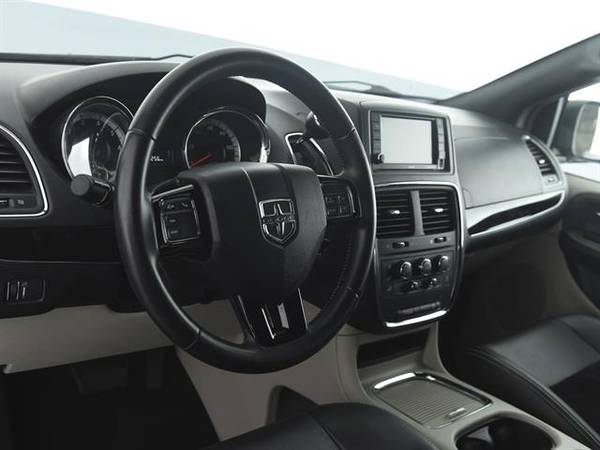 2018 Dodge Grand Caravan Passenger SXT Minivan 4D mini-van Black - for sale in Atlanta, TN – photo 2