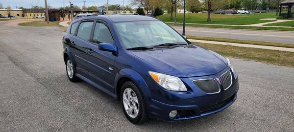 2007 Pontiac Vibe, Hatchback, Sunroof, Great Gas Mileage - cars & for sale in Haysville, KS – photo 2