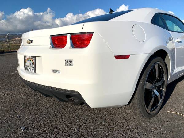 2011 *Chevrolet* *Camaro* *2dr Coupe 1LS* White - cars & trucks - by... for sale in Honolulu, HI – photo 10