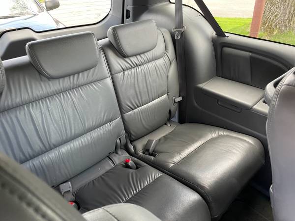2007 Honda Odyssey Touring Minivan with Nav, DVD want to sell ASAP for sale in Wausau, WI – photo 6