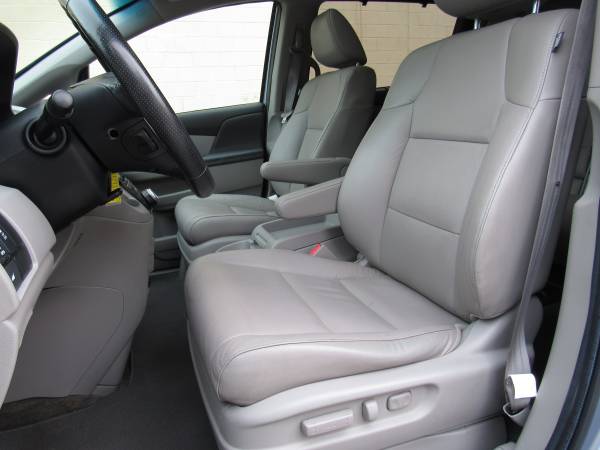 ** 2012 HONDA ODYSSEY EX-L * LEATHER * CLEAN ** - cars & trucks - by... for sale in Fort Oglethorpe, GA – photo 9