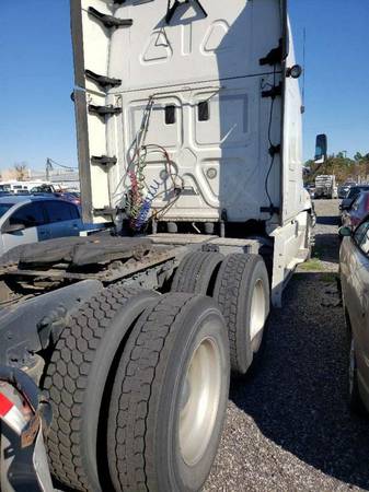 2013 Freightliner Cascadia 125, T/A, Sleeper RTR# 0103172-01 - cars... for sale in Columbia, SC – photo 9