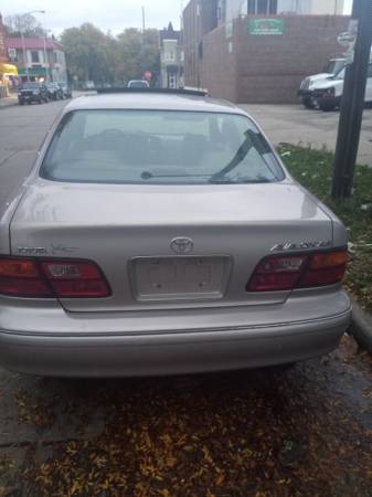 1999 Toyota Avalon Runs super great no lights on $2000 - cars &... for sale in milwaukee, WI – photo 2