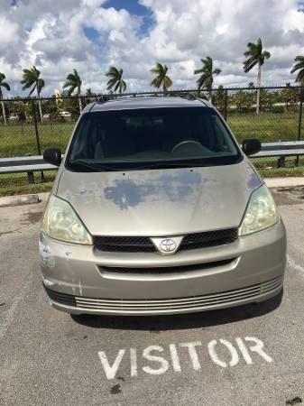 Toyota sienna for sale in Miami, FL – photo 3