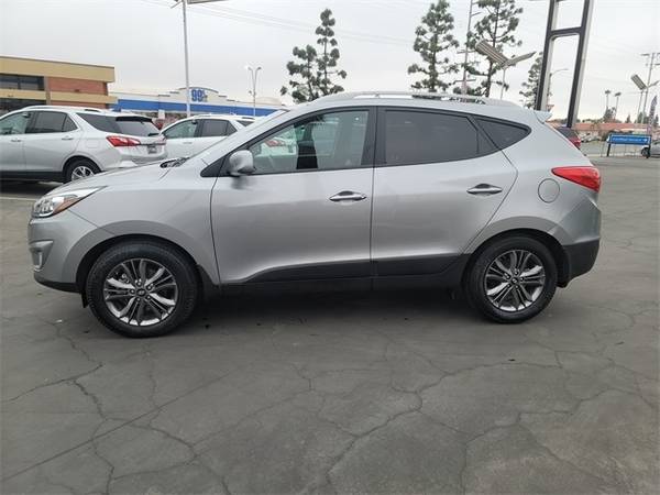 *2015* *Hyundai* *Tucson* *SE* - cars & trucks - by dealer - vehicle... for sale in Porterville, CA – photo 4