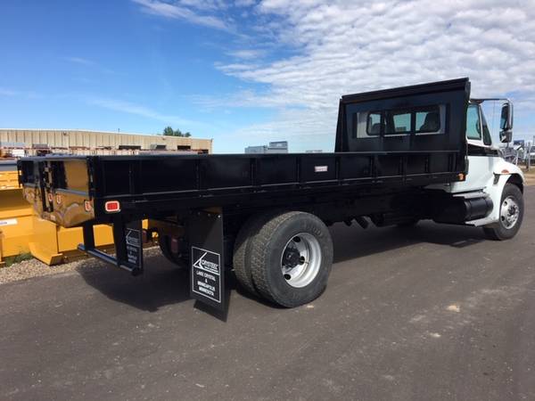 2005 International 4400 with 18 Flatbed/Dump Body for sale in Lake Crystal, MN – photo 11