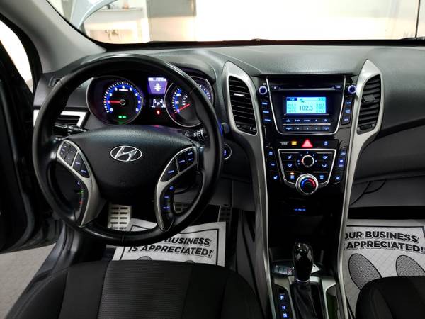 *2016* *Hyundai* *Elantra* *A/T* - cars & trucks - by dealer -... for sale in WAUKEGAN, IL – photo 13