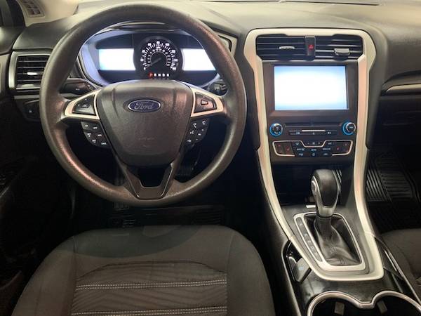 2016 Ford Fusion SE, 21k, Runs & Drives Great! Loaded w/Heated Seats! for sale in Holland , MI – photo 10