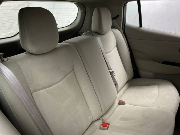 2012 Nissan LEAF SV Hatchback 4D hatchback Silver - FINANCE ONLINE -... for sale in Seffner, FL – photo 22