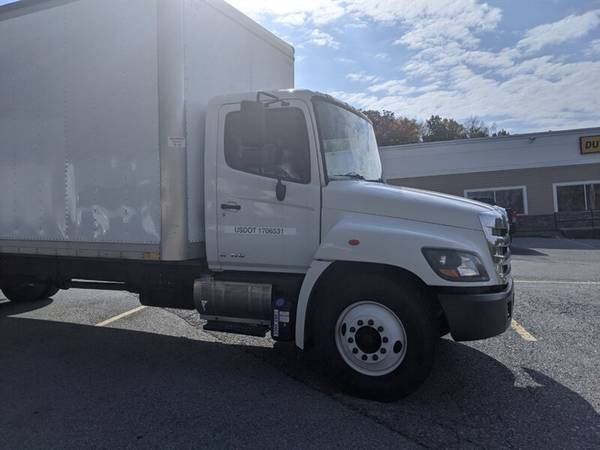 2016 HINO 268A 26' BOX W/LIFTGATE ONLY 153K MILE WARRANTY - cars &... for sale in Wappingers Falls, WV – photo 4