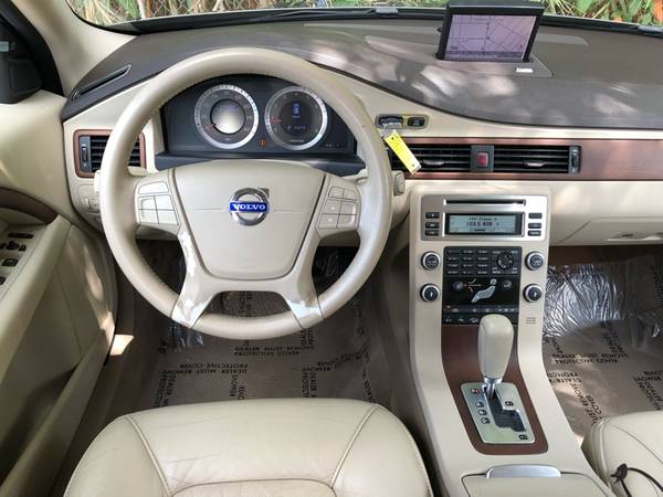 LIKE BRAND NEW! 2010 Volvo XC70 AWD Wagon 3.2L Loaded Moonroof... for sale in Austin, TX – photo 10