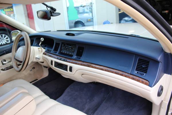 1996 Lincoln Town Car Tour Edition - - by dealer for sale in Royal Palm Beach, FL – photo 17