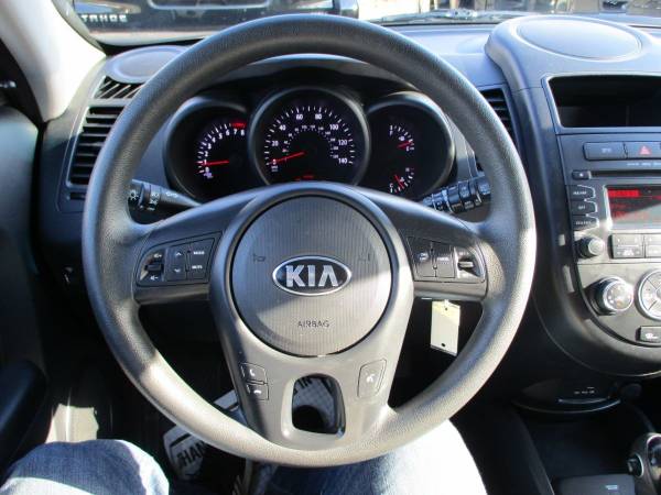 2013 Kia Soul Bluetooth Power Windows & Locks Hatchback - cars & for sale in Brentwood, MA – photo 12