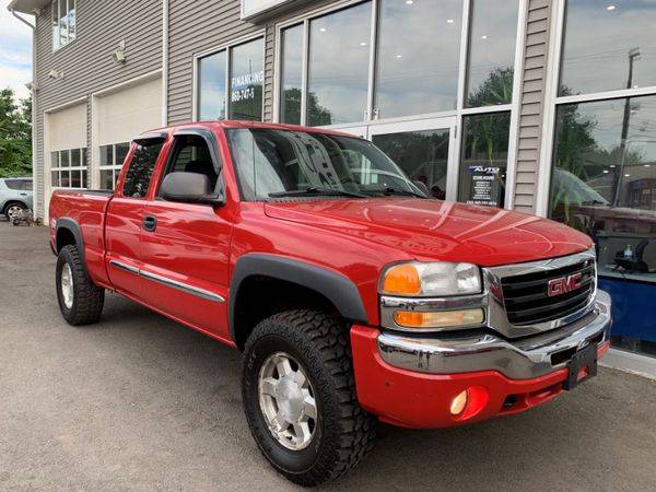 2006 GMC Sierra Crew Cab 4WD Z71 Package Guaranteed Approval !! for sale in Plainville, CT – photo 2